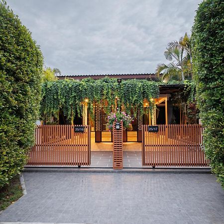 T House Villa Bangtau-part Kültér fotó