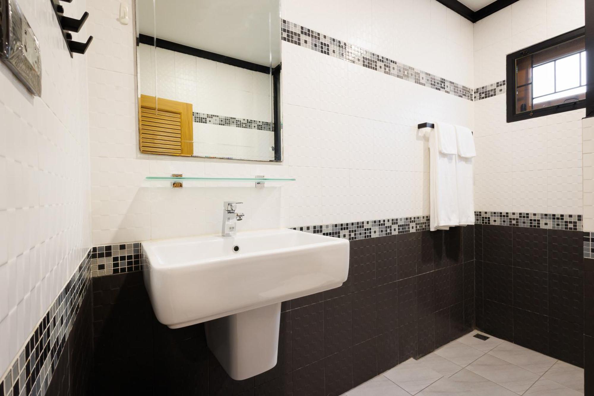 T House Villa Bangtau-part Kültér fotó