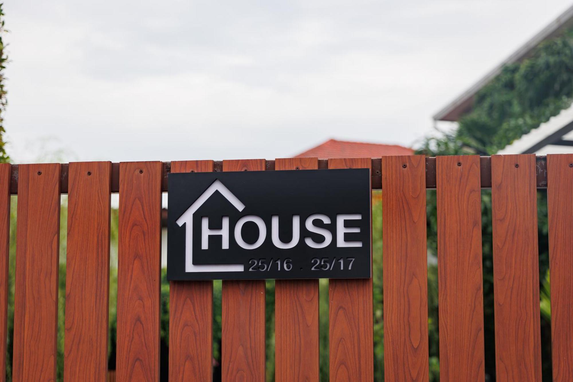 T House Villa Bangtau-part Kültér fotó